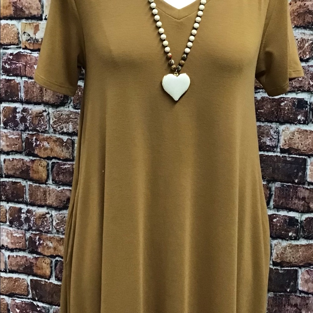 Short sleeve pocket dress